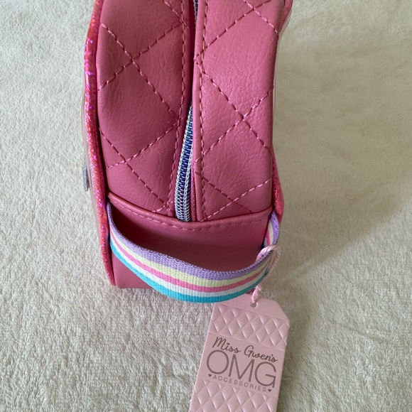 NWT OMG brand Kids Vacay Clear Accessories Pouch (raspberry color) - Picture 7 of 7
